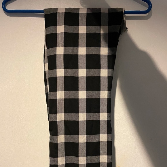 Flare crop pants in size 2 black and white checker - Picture 2 of 2